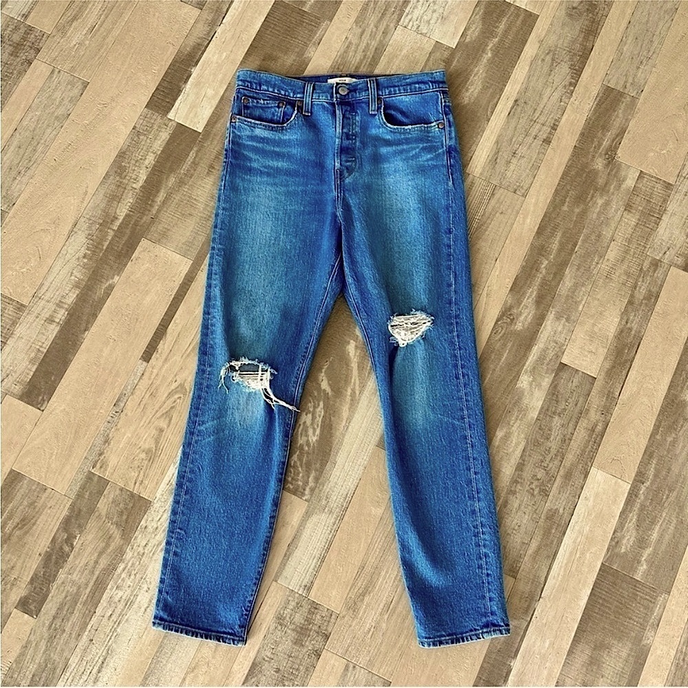 Levi’s Wedgie Distressed Straight Leg Jeans Premium Denim Women’s 29